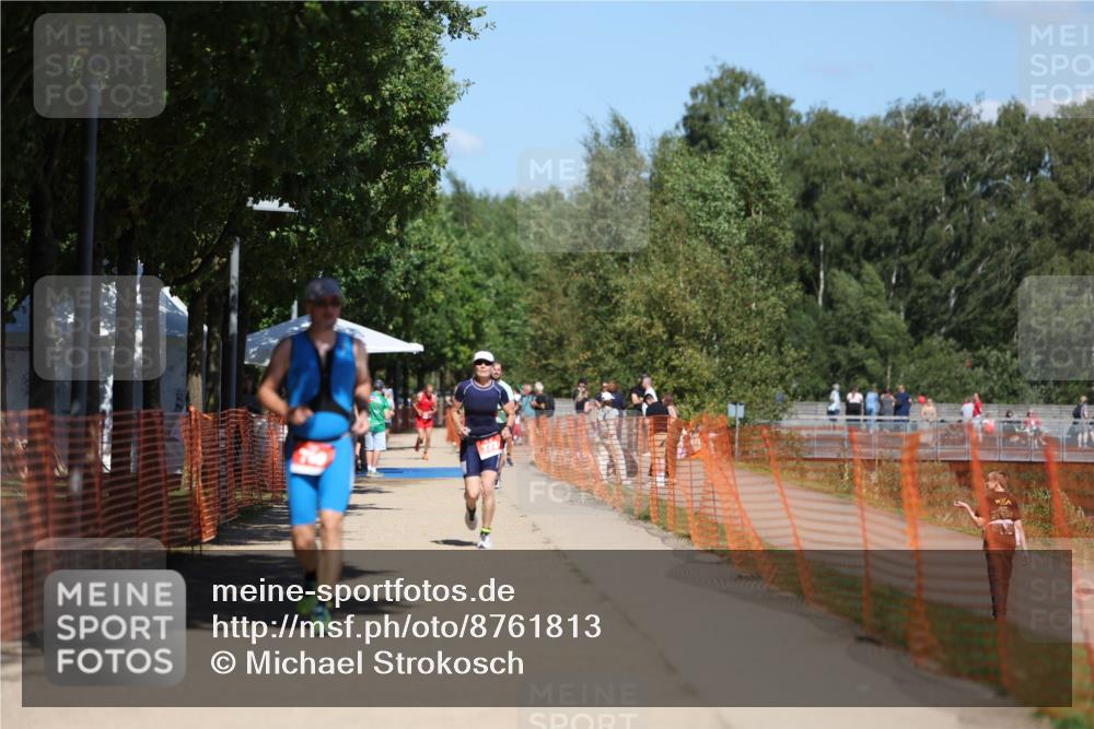 07.09.2025 - 19. Norderstedt Triathlon Michael Strokosch http://msf.ph/oto/8761813 07.09.2025 13:17:34 Laufen 323, 750 meine-sportfotos.de
