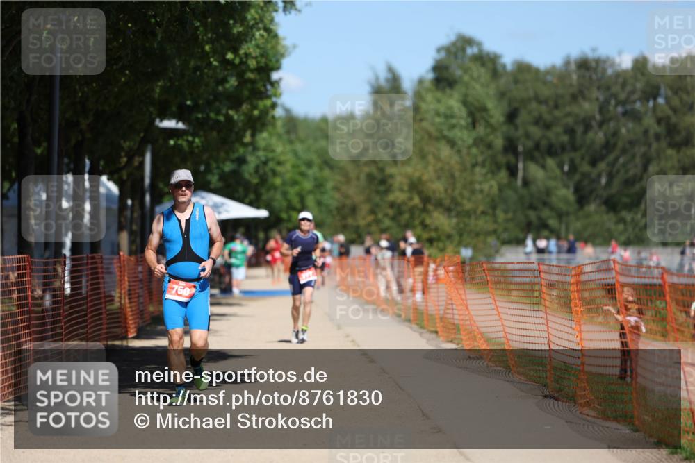 07.09.2025 - 19. Norderstedt Triathlon Michael Strokosch http://msf.ph/oto/8761830 07.09.2025 13:17:35 Laufen 323, 750, 777 meine-sportfotos.de