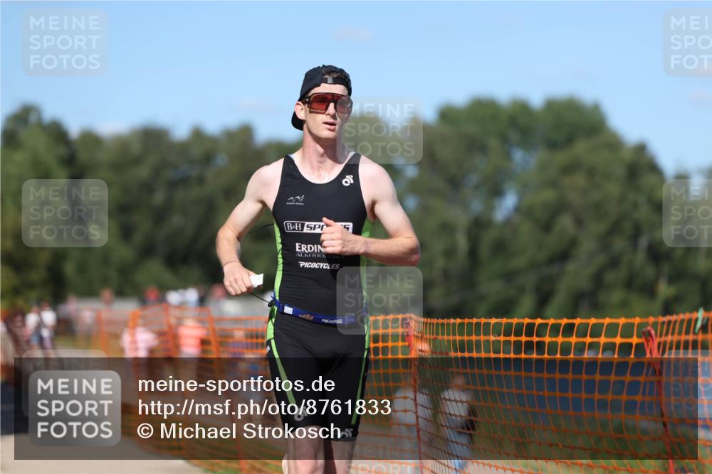 07.09.2025 - 19. Norderstedt Triathlon Michael Strokosch http://msf.ph/oto/8761833 07.09.2025 14:59:47 Laufen 995 meine-sportfotos.de