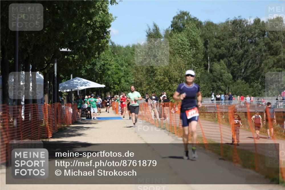 07.09.2025 - 19. Norderstedt Triathlon Michael Strokosch http://msf.ph/oto/8761879 07.09.2025 13:17:39 Laufen 750, 777 meine-sportfotos.de