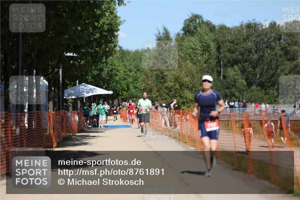 07.09.2025 - 19. Norderstedt Triathlon Michael Strokosch http://msf.ph/oto/8761891 07.09.2025 13:17:40 Laufen 750, 777 meine-sportfotos.de