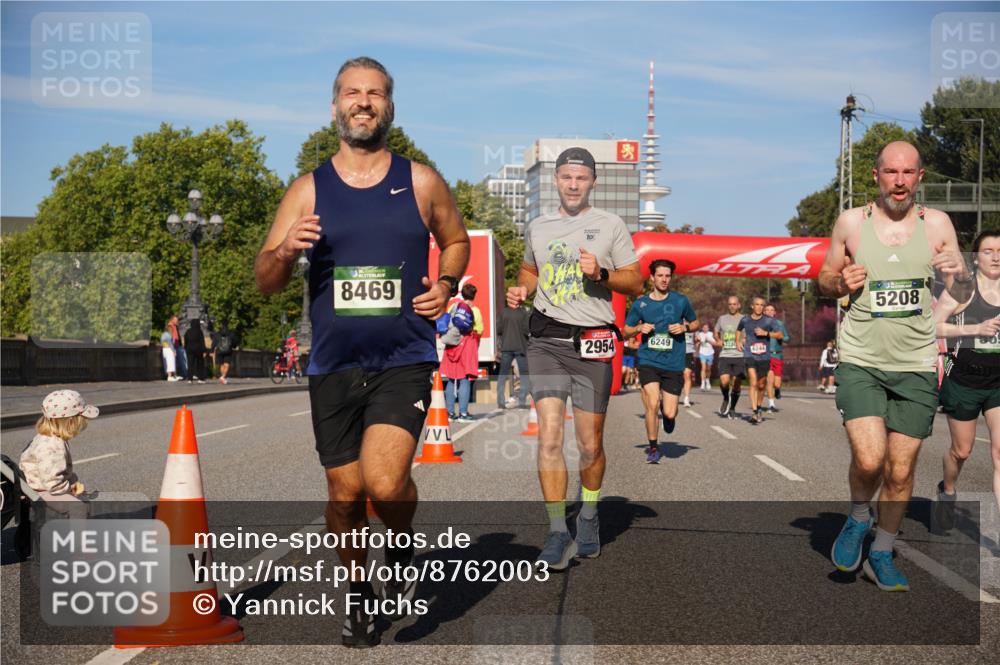 07.09.2025 - BARMER Alsterlauf Yannick Fuchs http://msf.ph/oto/8762003 07.09.2025 09:40:55 Laufen 8469, 10, 2954, 6249, 6244, 5208 meine-sportfotos.de