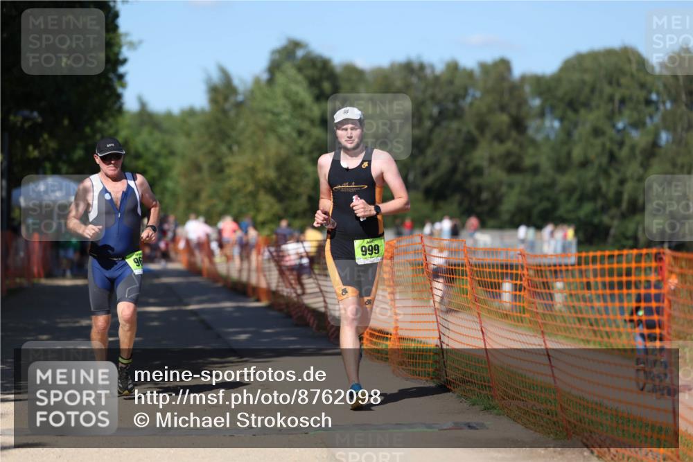 07.09.2025 - 19. Norderstedt Triathlon Michael Strokosch http://msf.ph/oto/8762098 07.09.2025 15:00:16 Laufen 963, 999 meine-sportfotos.de