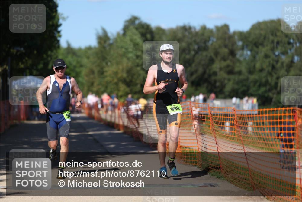 07.09.2025 - 19. Norderstedt Triathlon Michael Strokosch http://msf.ph/oto/8762110 07.09.2025 15:00:16 Laufen 963, 999 meine-sportfotos.de