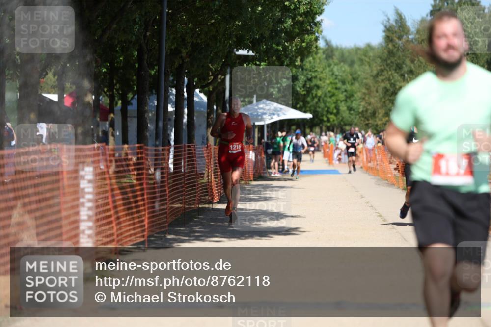 07.09.2025 - 19. Norderstedt Triathlon Michael Strokosch http://msf.ph/oto/8762118 07.09.2025 13:17:54 Laufen 157, 239, 1216 meine-sportfotos.de