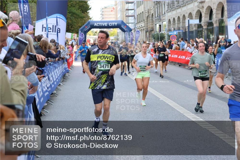 07.09.2025 - BARMER Alsterlauf Strokosch-Dieckow http://msf.ph/oto/8762139 07.09.2025 10:12:32 Ziel 2007, 2041, 2049, 2432, 2462, 2560, 2649, 2707, 3182, 3353, 3580, 3640, 4100, 4397, 4462, 4571, 4572, 4577, 4789, 5919, 8046, 8058, 8060, 8125 meine-sportfotos.de