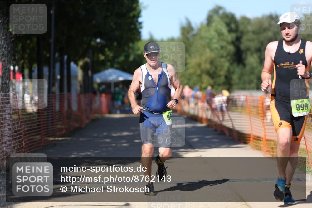 07.09.2025 - 19. Norderstedt Triathlon Michael Strokosch http://msf.ph/oto/8762143 07.09.2025 15:00:17 Laufen 963, 999 meine-sportfotos.de