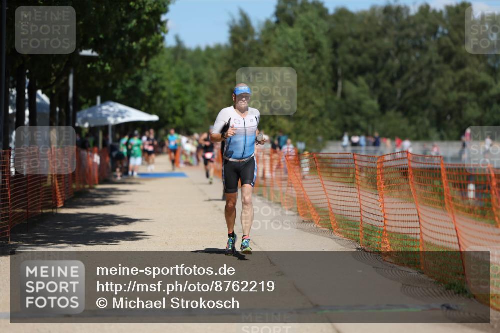07.09.2025 - 19. Norderstedt Triathlon Michael Strokosch http://msf.ph/oto/8762219 07.09.2025 13:18:07 Laufen 241 meine-sportfotos.de