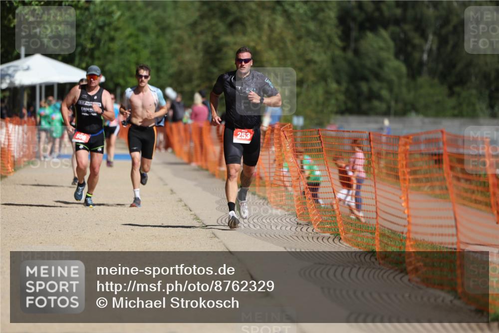07.09.2025 - 19. Norderstedt Triathlon Michael Strokosch http://msf.ph/oto/8762329 07.09.2025 12:08:47 Laufen 185, 253, 806 meine-sportfotos.de