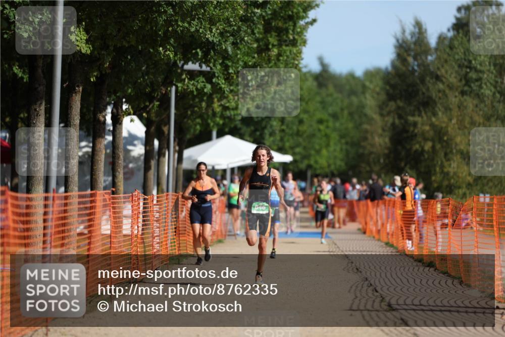 07.09.2025 - 19. Norderstedt Triathlon Michael Strokosch http://msf.ph/oto/8762335 07.09.2025 10:46:46 Laufen 646 meine-sportfotos.de
