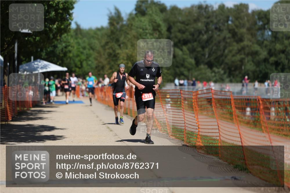 07.09.2025 - 19. Norderstedt Triathlon Michael Strokosch http://msf.ph/oto/8762371 07.09.2025 13:18:14 Laufen 241, 698, 1317 meine-sportfotos.de