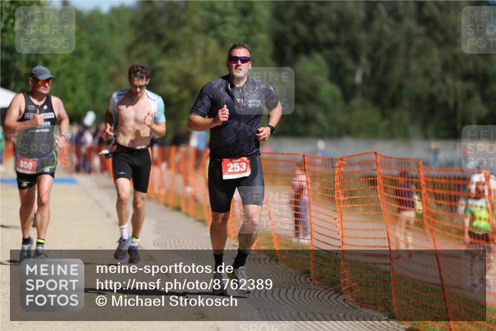 07.09.2025 - 19. Norderstedt Triathlon Michael Strokosch http://msf.ph/oto/8762389 07.09.2025 12:08:50 Laufen 185, 253, 806, 1244 meine-sportfotos.de