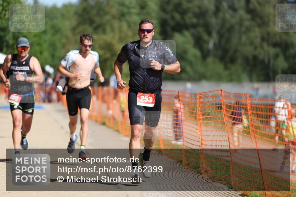 07.09.2025 - 19. Norderstedt Triathlon Michael Strokosch http://msf.ph/oto/8762399 07.09.2025 12:08:50 Laufen 185, 253, 806, 1244 meine-sportfotos.de