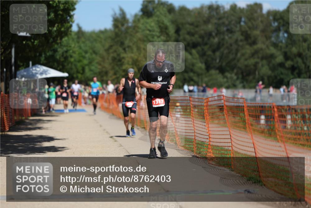 07.09.2025 - 19. Norderstedt Triathlon Michael Strokosch http://msf.ph/oto/8762403 07.09.2025 13:18:14 Laufen 241, 698, 1317 meine-sportfotos.de