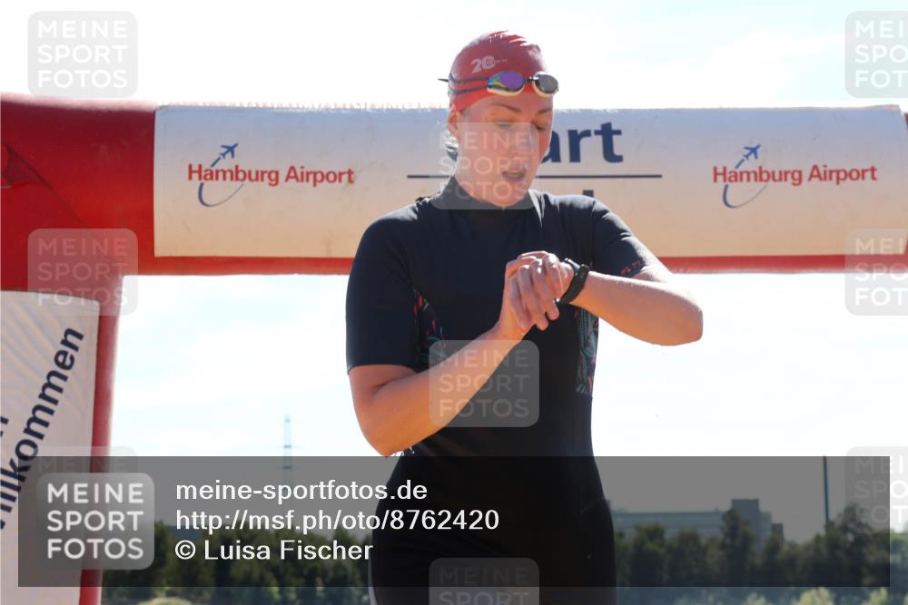 07.09.2025 - 19. Norderstedt Triathlon Luisa Fischer http://msf.ph/oto/8762420 07.09.2025 14:27:11 Schwimmen 390 meine-sportfotos.de
