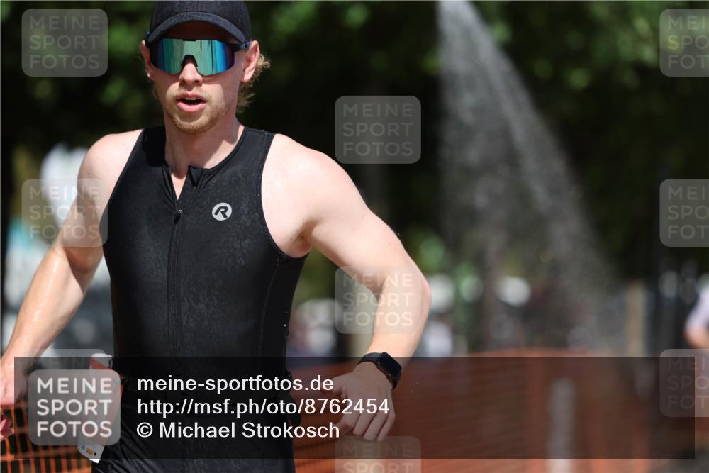 07.09.2025 - 19. Norderstedt Triathlon Michael Strokosch http://msf.ph/oto/8762454 07.09.2025 12:56:37 Laufen 754, 816, 1243, 1373 meine-sportfotos.de