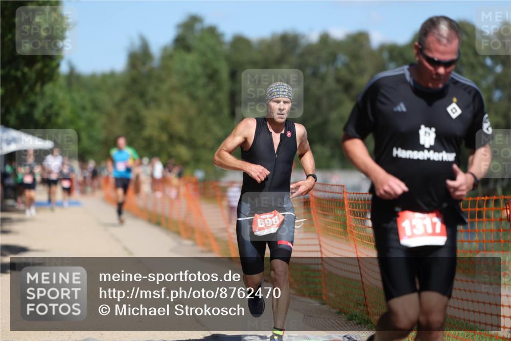 07.09.2025 - 19. Norderstedt Triathlon Michael Strokosch http://msf.ph/oto/8762470 07.09.2025 13:18:19 Laufen 698, 1317 meine-sportfotos.de