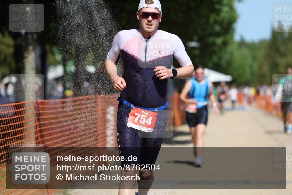 07.09.2025 - 19. Norderstedt Triathlon Michael Strokosch http://msf.ph/oto/8762504 07.09.2025 12:56:39 Laufen 754, 1243, 1373 meine-sportfotos.de