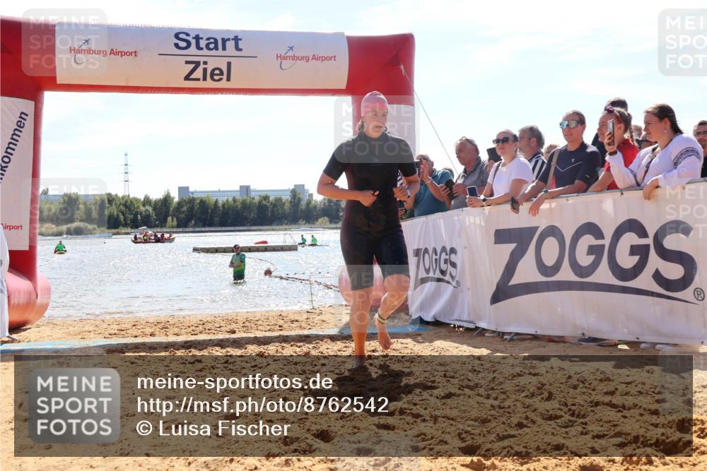 07.09.2025 - 19. Norderstedt Triathlon Luisa Fischer http://msf.ph/oto/8762542 07.09.2025 14:28:48 Schwimmen 387 meine-sportfotos.de