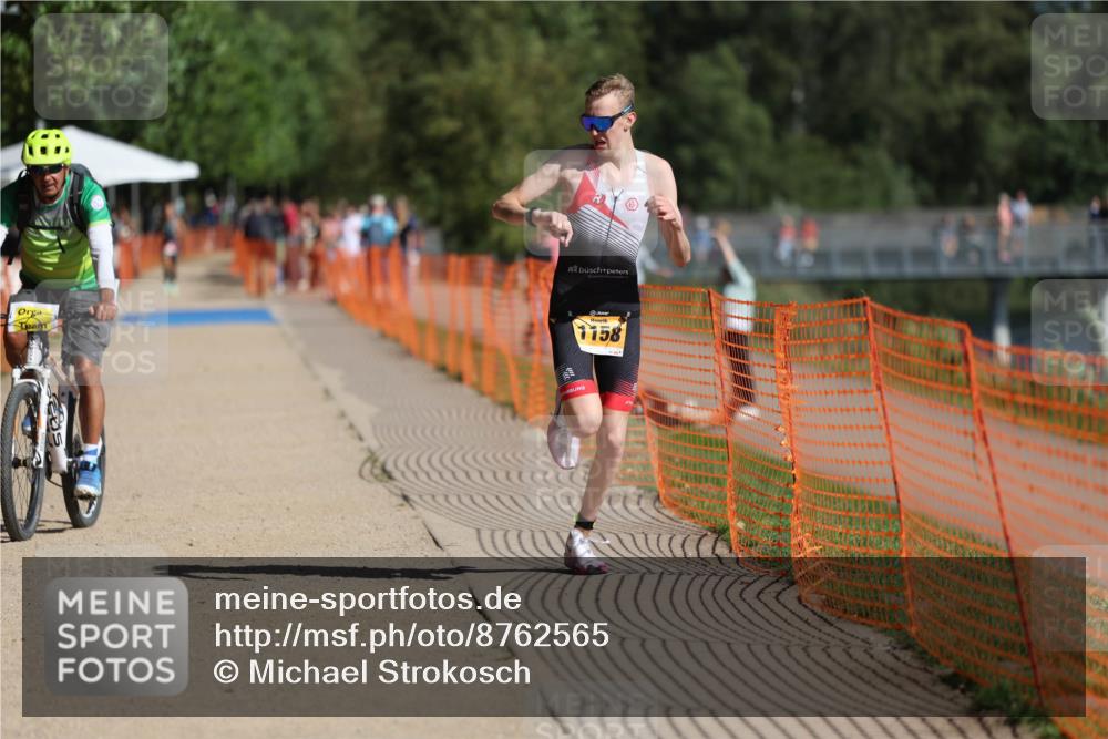 07.09.2025 - 19. Norderstedt Triathlon Michael Strokosch http://msf.ph/oto/8762565 07.09.2025 11:28:13 Laufen 1158 meine-sportfotos.de