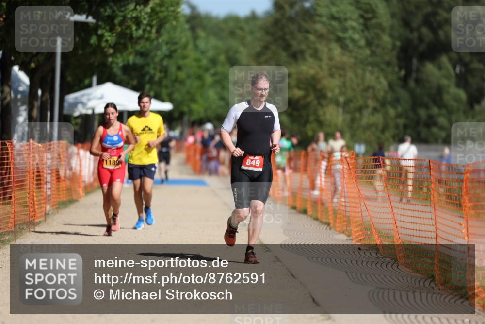 07.09.2025 - 19. Norderstedt Triathlon Michael Strokosch http://msf.ph/oto/8762591 07.09.2025 12:09:12 Laufen 228, 849, 1189 meine-sportfotos.de
