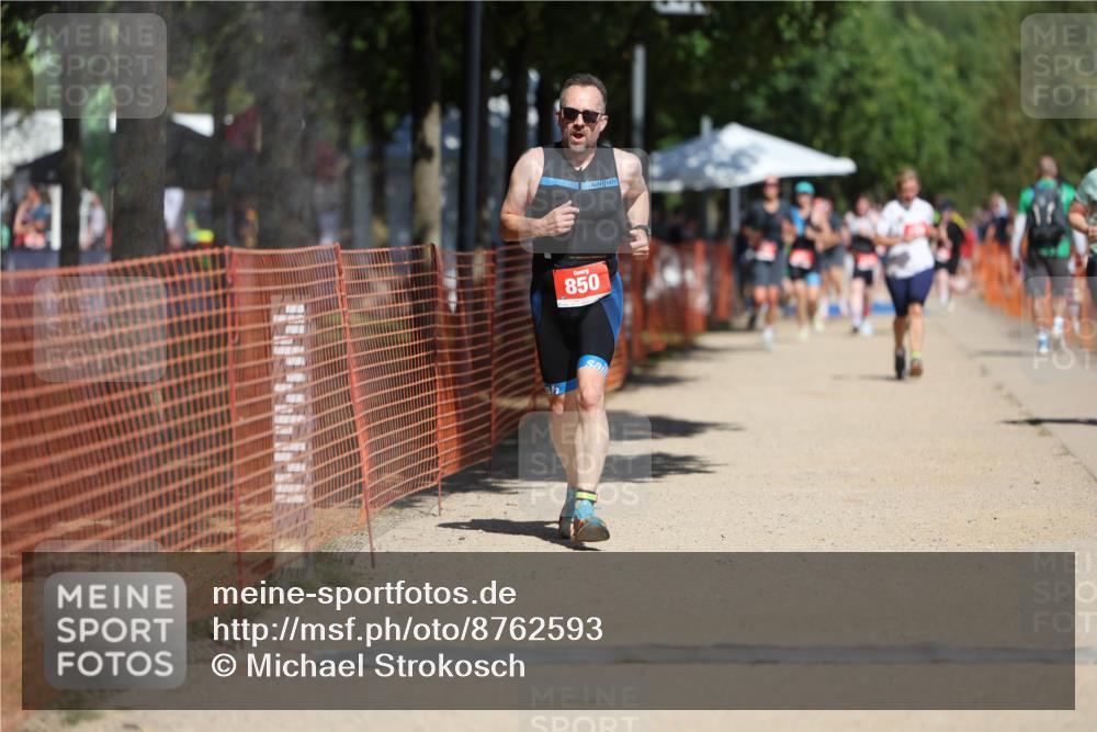 07.09.2025 - 19. Norderstedt Triathlon Michael Strokosch http://msf.ph/oto/8762593 07.09.2025 12:56:50 Laufen 156, 850 meine-sportfotos.de