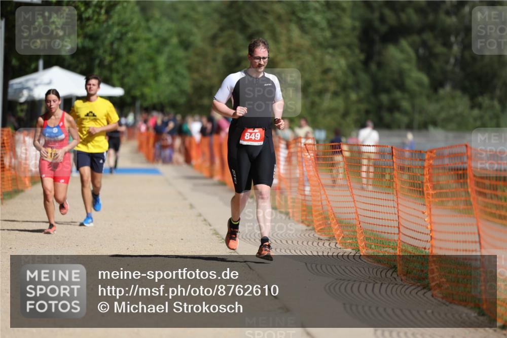 07.09.2025 - 19. Norderstedt Triathlon Michael Strokosch http://msf.ph/oto/8762610 07.09.2025 12:09:13 Laufen 228, 849, 1189 meine-sportfotos.de