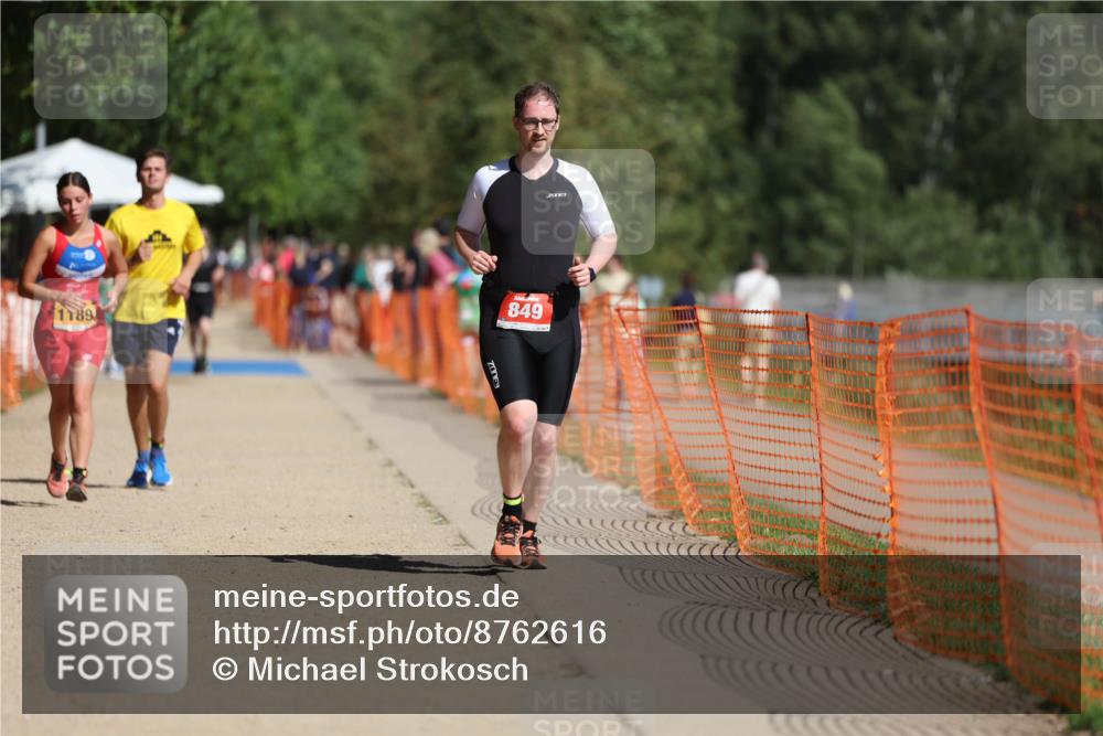 07.09.2025 - 19. Norderstedt Triathlon Michael Strokosch http://msf.ph/oto/8762616 07.09.2025 12:09:13 Laufen 228, 849, 1189 meine-sportfotos.de