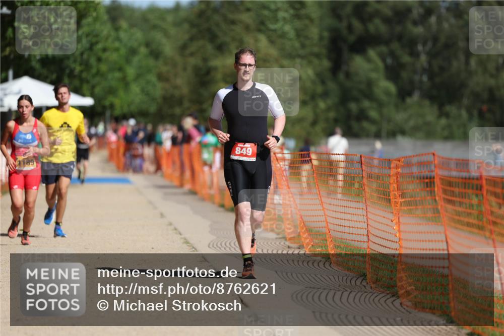 07.09.2025 - 19. Norderstedt Triathlon Michael Strokosch http://msf.ph/oto/8762621 07.09.2025 12:09:13 Laufen 228, 849, 1189 meine-sportfotos.de