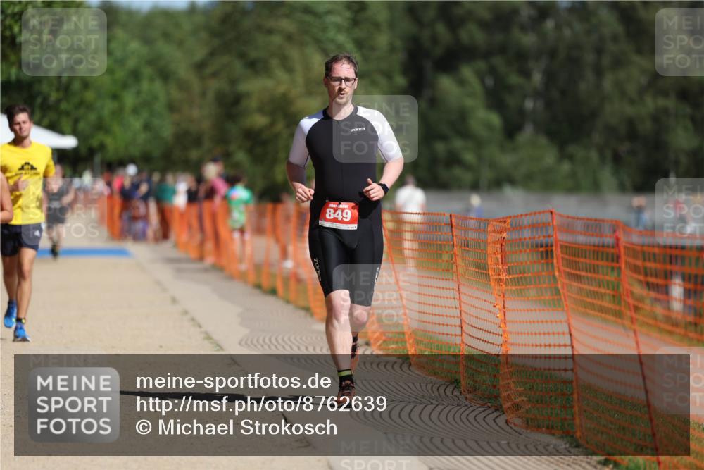 07.09.2025 - 19. Norderstedt Triathlon Michael Strokosch http://msf.ph/oto/8762639 07.09.2025 12:09:14 Laufen 228, 849, 1189 meine-sportfotos.de