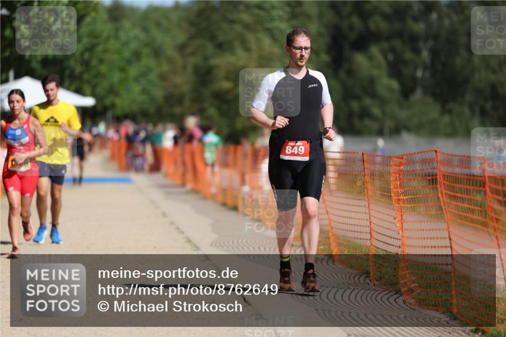 07.09.2025 - 19. Norderstedt Triathlon Michael Strokosch http://msf.ph/oto/8762649 07.09.2025 12:09:14 Laufen 228, 849, 1189 meine-sportfotos.de