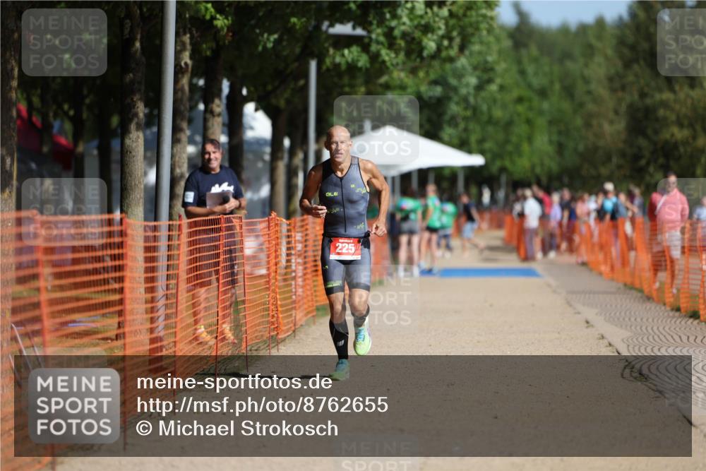 07.09.2025 - 19. Norderstedt Triathlon Michael Strokosch http://msf.ph/oto/8762655 07.09.2025 11:28:33 Laufen 225 meine-sportfotos.de