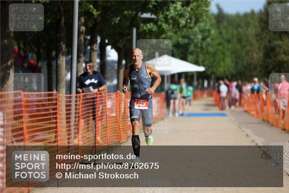07.09.2025 - 19. Norderstedt Triathlon Michael Strokosch http://msf.ph/oto/8762675 07.09.2025 11:28:34 Laufen 225 meine-sportfotos.de
