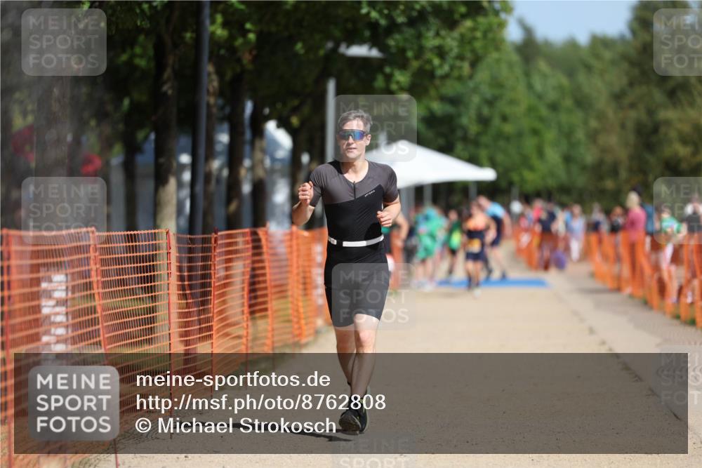 07.09.2025 - 19. Norderstedt Triathlon Michael Strokosch http://msf.ph/oto/8762808 07.09.2025 12:09:31 Laufen 859 meine-sportfotos.de