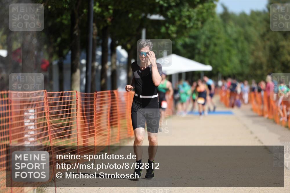 07.09.2025 - 19. Norderstedt Triathlon Michael Strokosch http://msf.ph/oto/8762812 07.09.2025 12:09:31 Laufen 859 meine-sportfotos.de