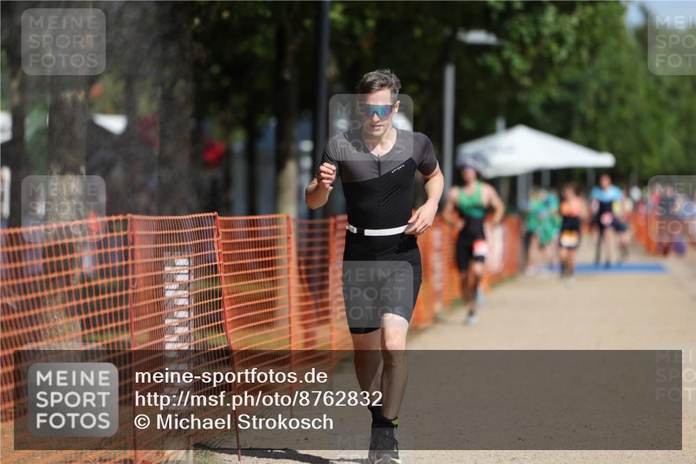 07.09.2025 - 19. Norderstedt Triathlon Michael Strokosch http://msf.ph/oto/8762832 07.09.2025 12:09:33 Laufen 859, 1383 meine-sportfotos.de