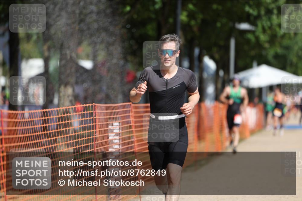 07.09.2025 - 19. Norderstedt Triathlon Michael Strokosch http://msf.ph/oto/8762849 07.09.2025 12:09:33 Laufen 859, 1383 meine-sportfotos.de