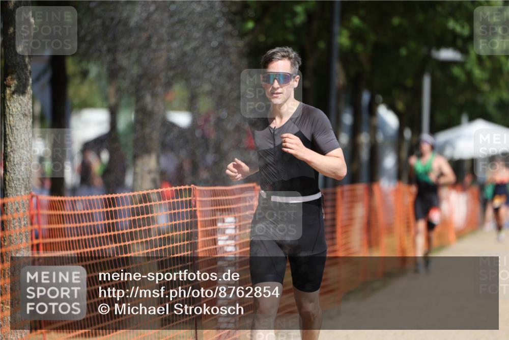 07.09.2025 - 19. Norderstedt Triathlon Michael Strokosch http://msf.ph/oto/8762854 07.09.2025 12:09:34 Laufen 859, 1383 meine-sportfotos.de