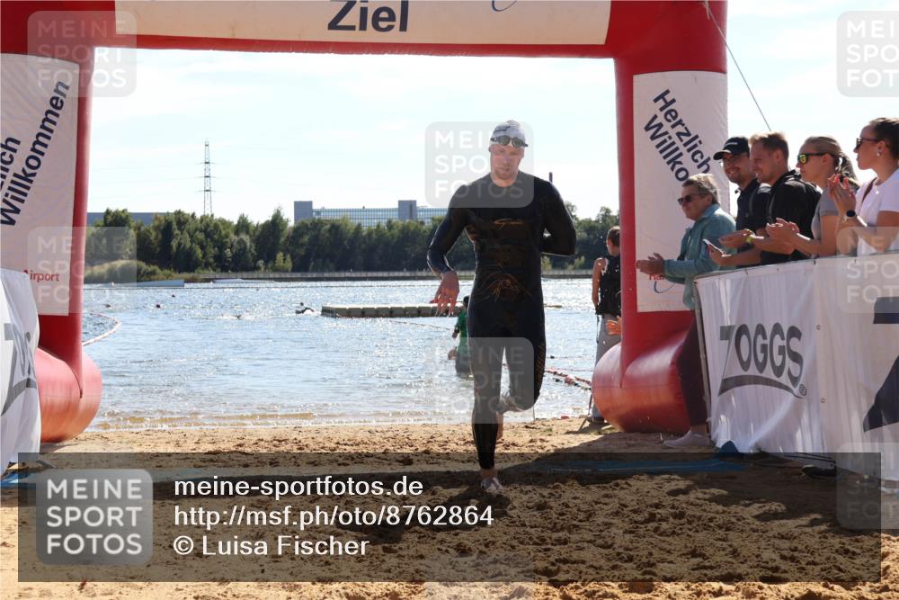 07.09.2025 - 19. Norderstedt Triathlon Luisa Fischer http://msf.ph/oto/8762864 07.09.2025 14:55:28 Schwimmen 402 meine-sportfotos.de