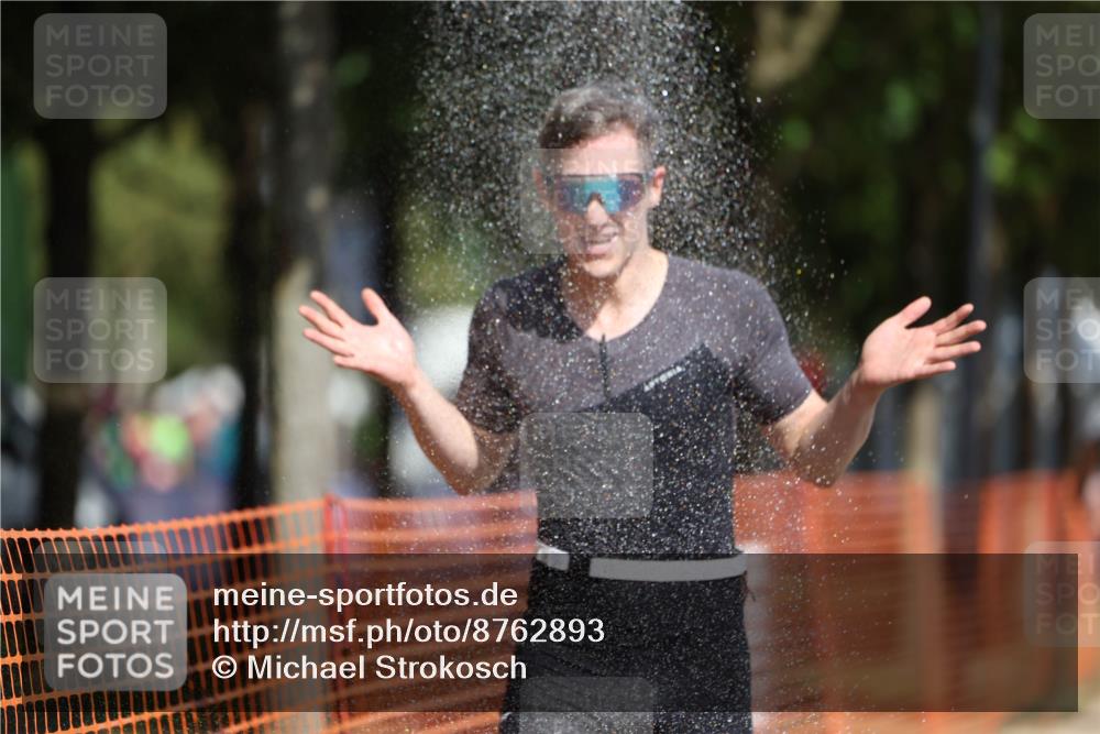 07.09.2025 - 19. Norderstedt Triathlon Michael Strokosch http://msf.ph/oto/8762893 07.09.2025 12:09:35 Laufen 859, 1383 meine-sportfotos.de