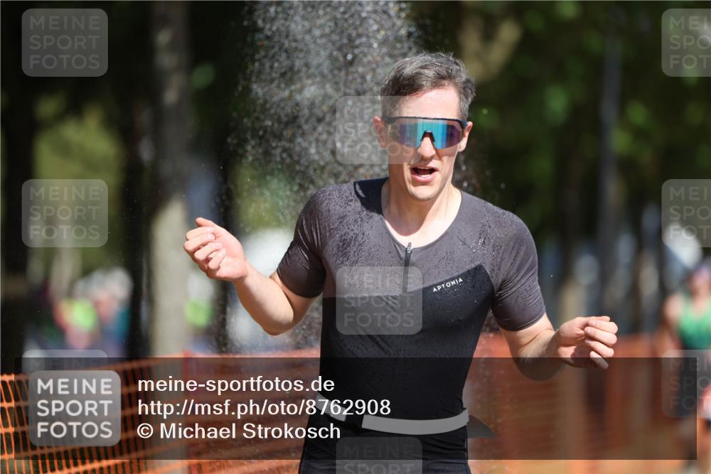 07.09.2025 - 19. Norderstedt Triathlon Michael Strokosch http://msf.ph/oto/8762908 07.09.2025 12:09:36 Laufen 859, 1383 meine-sportfotos.de