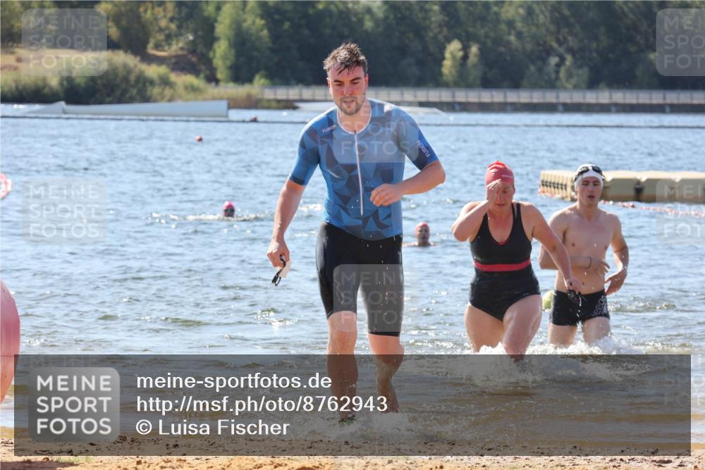 07.09.2025 - 19. Norderstedt Triathlon Luisa Fischer http://msf.ph/oto/8762943 07.09.2025 12:12:13 Schwimmen 153, 305, 853, 1295 meine-sportfotos.de