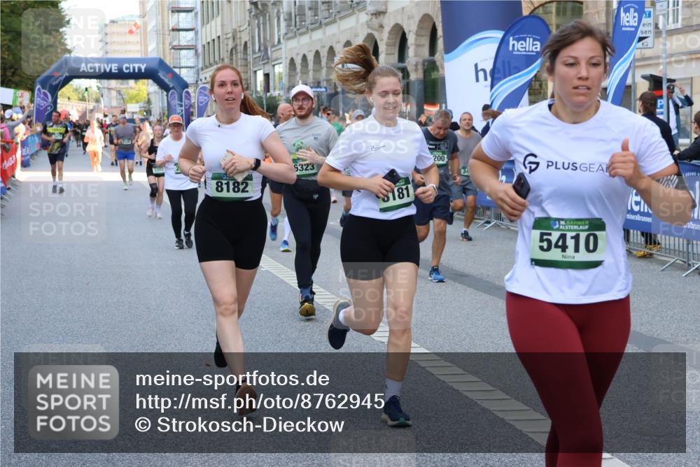 07.09.2025 - BARMER Alsterlauf Strokosch-Dieckow http://msf.ph/oto/8762945 07.09.2025 10:12:21 Ziel 2041, 2432, 2462, 2649, 3448, 3486, 3873, 3880, 3973, 4100, 4136, 4175, 4280, 4792, 4852, 5732, 5865, 5897, 5919, 8046, 8061, 8125, 8357 meine-sportfotos.de