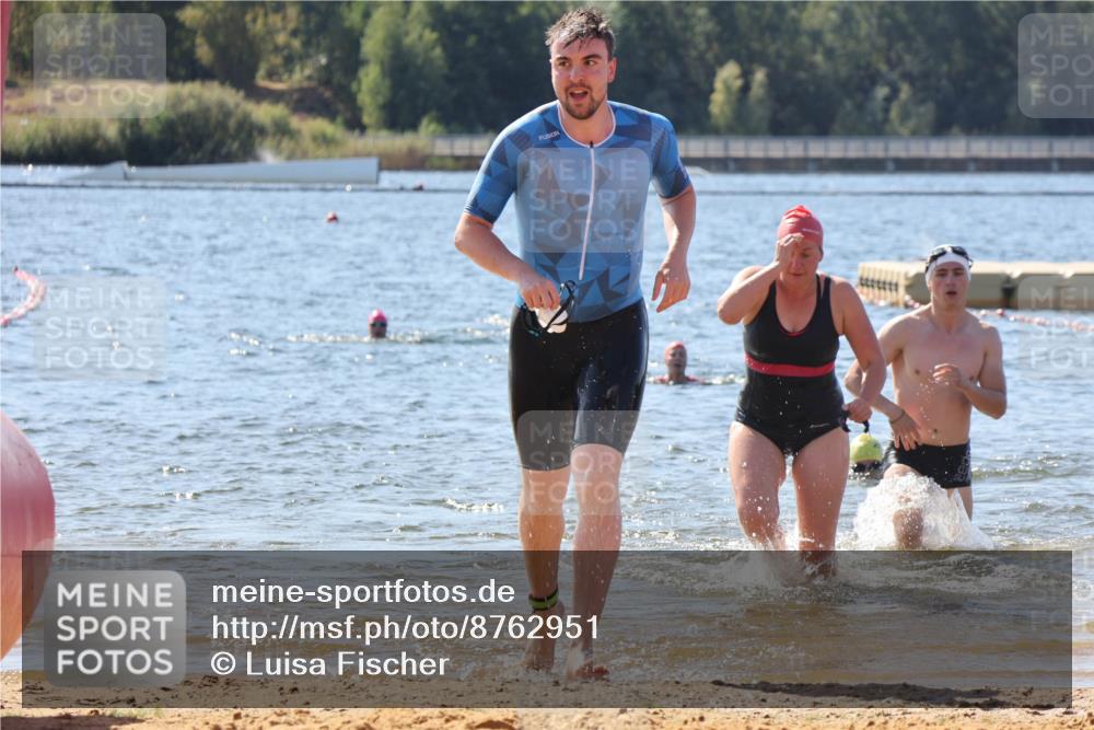 07.09.2025 - 19. Norderstedt Triathlon Luisa Fischer http://msf.ph/oto/8762951 07.09.2025 12:12:13 Schwimmen 153, 305, 853, 1295 meine-sportfotos.de