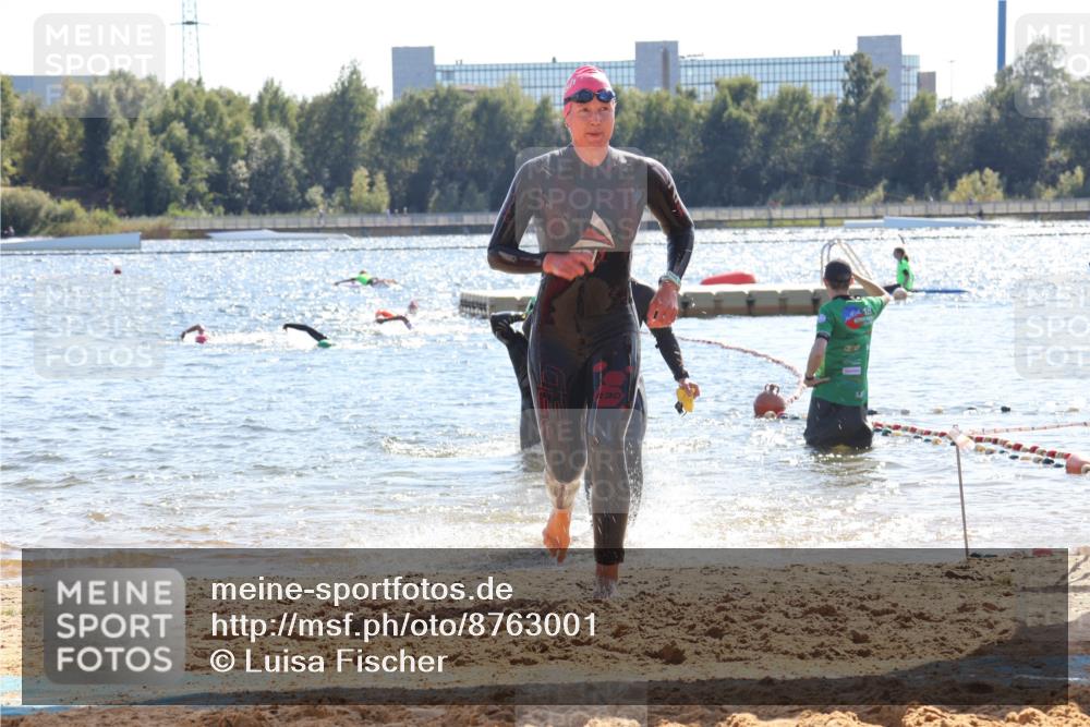 07.09.2025 - 19. Norderstedt Triathlon Luisa Fischer http://msf.ph/oto/8763001 07.09.2025 14:56:25 Schwimmen 1526, 1532, 1537 meine-sportfotos.de