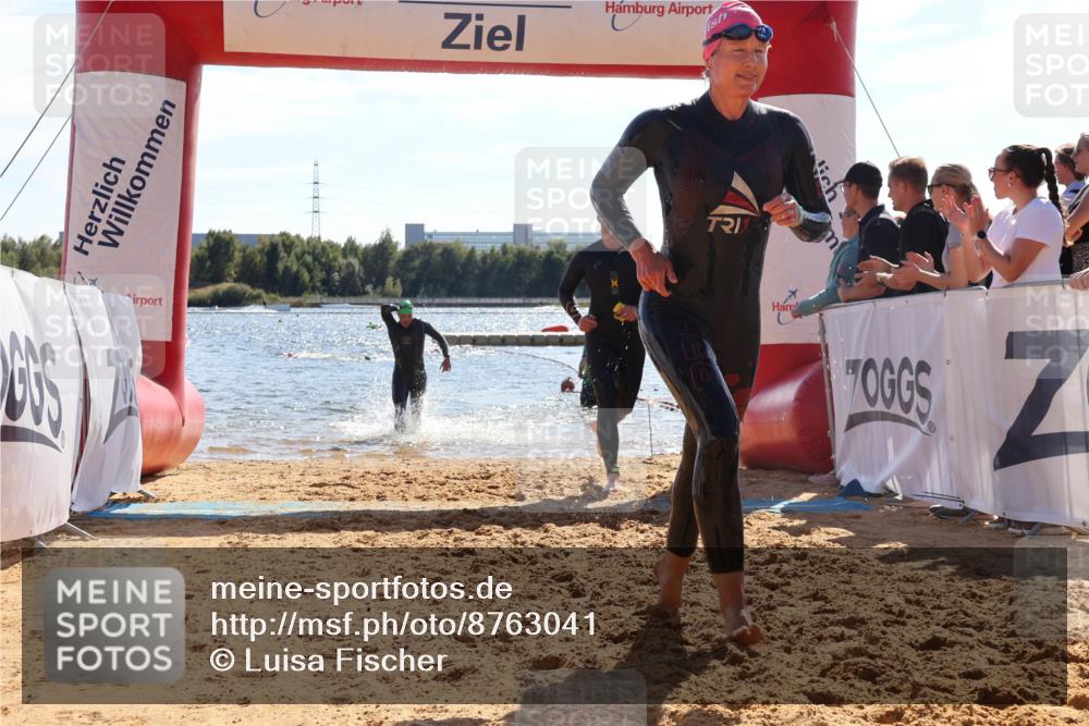 07.09.2025 - 19. Norderstedt Triathlon Luisa Fischer http://msf.ph/oto/8763041 07.09.2025 14:56:28 Schwimmen 1403, 1532, 1537 meine-sportfotos.de