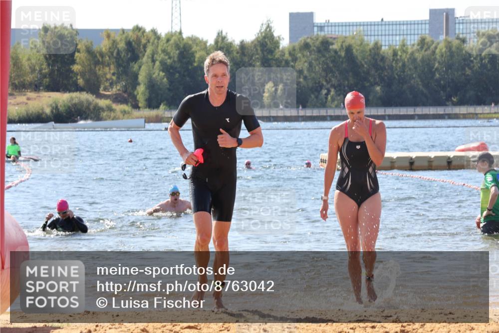 07.09.2025 - 19. Norderstedt Triathlon Luisa Fischer http://msf.ph/oto/8763042 07.09.2025 12:12:46 Schwimmen 1321, 1328 meine-sportfotos.de