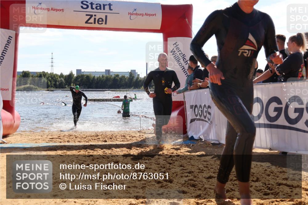 07.09.2025 - 19. Norderstedt Triathlon Luisa Fischer http://msf.ph/oto/8763051 07.09.2025 14:56:28 Schwimmen 1403, 1532, 1537 meine-sportfotos.de