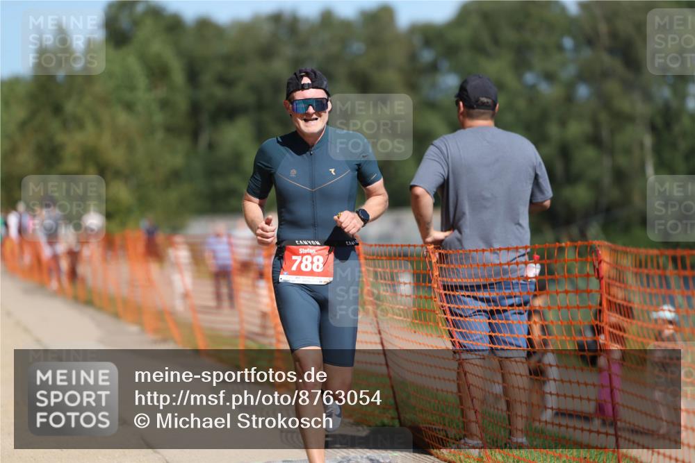 07.09.2025 - 19. Norderstedt Triathlon Michael Strokosch http://msf.ph/oto/8763054 07.09.2025 12:57:10 Laufen 259, 301, 788, 852, 898, 1231 meine-sportfotos.de