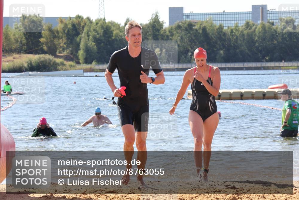 07.09.2025 - 19. Norderstedt Triathlon Luisa Fischer http://msf.ph/oto/8763055 07.09.2025 12:12:47 Schwimmen 1321, 1328 meine-sportfotos.de